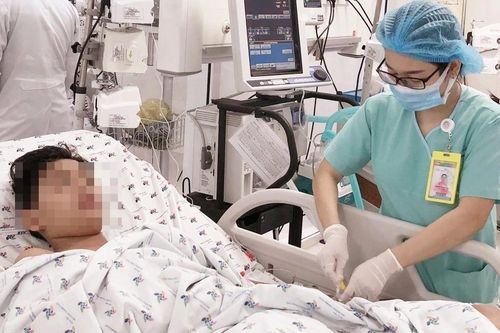 Nam sinh nguy kịch do cơn bão cytokine đồng nhiễm sốt xuất huyết