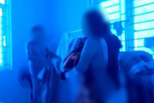 Chủ tịch xã đối mặt hình phạt nào nếu bị kết luận 'tòm tem' cấp dưới