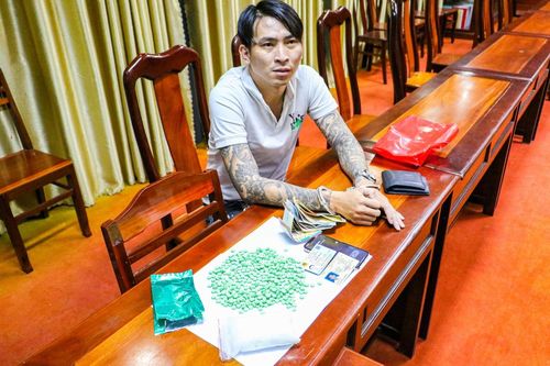 Bắt giữ nam thanh niên chuyên cung cấp thuốc lắc ở miền Tây