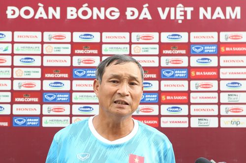 HLV Mai Đức Chung: Chúng tôi phải chuẩn bị kỹ càng cho chuyến tập huấn ở Pháp