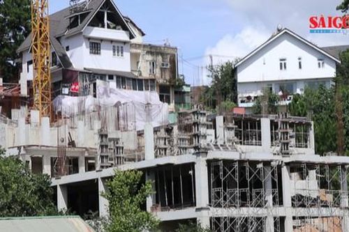 Dự án chung cư đang xây dựng ở Đà Lạt gây sạt lở nghiêm trọng, uy hiếp nhà dân