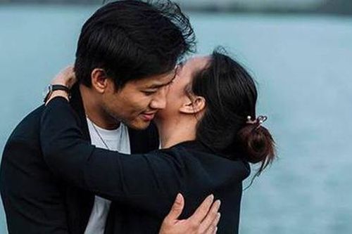Quý Bình lần đầu khoe khoảnh khắc hạnh phúc khi gặp con đầu lòng