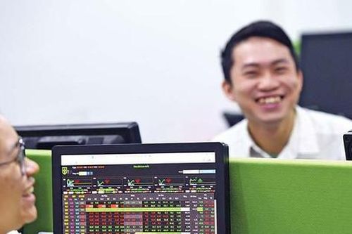 Chứng khoán hồi phục mạnh từ tác động Fed tăng lãi suất
