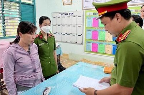 Khởi tố nguyên hiệu trưởng và kế toán trường tiểu học tại An Giang
