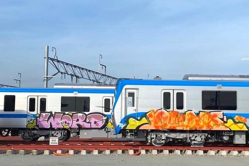 Hai đoàn tàu metro số 1 bị vẽ bậy đã được phục hồi nguyên trạng