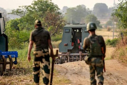 Ấn Độ: Bộ trưởng Quốc phòng thăm binh sỹ vùng tranh chấp với Pakistan