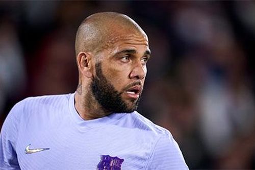 Dani Alves lần thứ hai chia tay Barca