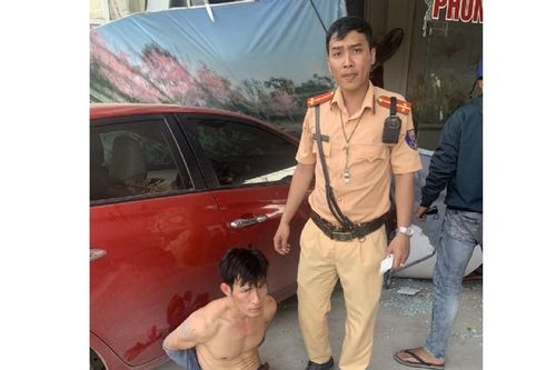 Bình Dương: Bắt được đối tượng chuyên trộm ô tô ở các tỉnh miền Tây khi đang trền đường bỏ chạy.
