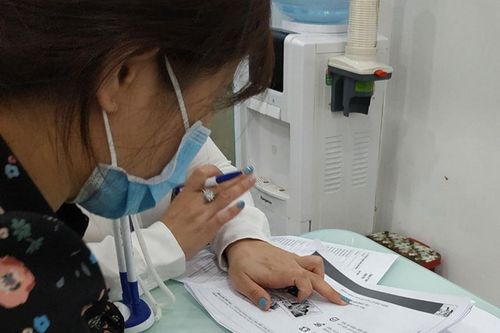 Xử lý nghiêm các trường hợp ngân hàng ép khách mua bảo hiểm