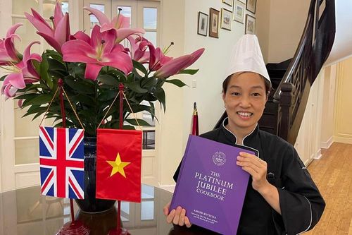 Món bún chả Hà Nội được đưa vào sách dạy nấu ăn mừng Đại lễ Bạch kim của Nữ hoàng Anh