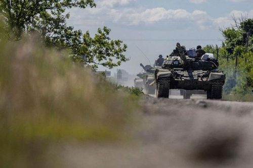 Ukraine bắn trúng tàu Nga, không thể sơ tán dân thường ở Severodonetsk