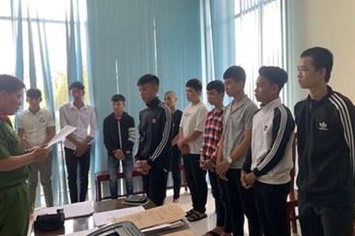 Khởi tố 10 bị can tội 'giết người và gây rối trật tự công cộng'