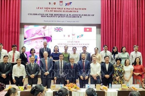 Kỷ niệm sinh nhật và Đại lễ Bạch Kim của Nữ hoàng Anh Elizabeth II
