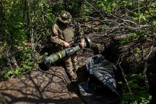Ukraine nói số đạn pháo Mỹ viện trợ chỉ đủ dùng trong 1 tuần