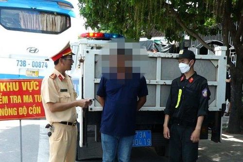 Tài xế xe khách chở 40 người bị phát hiện dương tính với ma túy