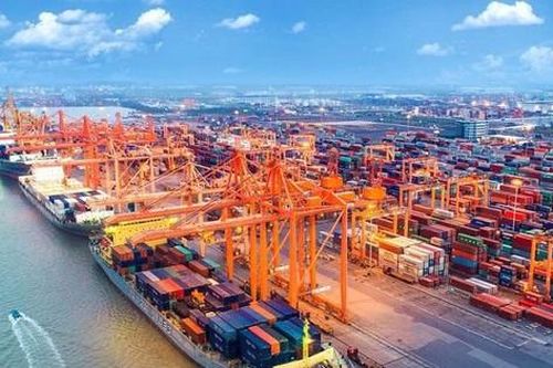 VLA đề xuất giảm gần 95% phí cảng biển