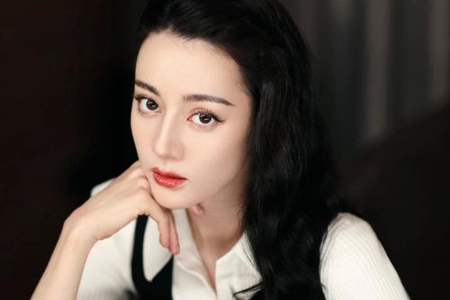 Trước tin 'tái hợp' với Dương Dương, Địch Lệ Nhiệt Ba được mời đóng phim vì xuất thân đặc biệt?