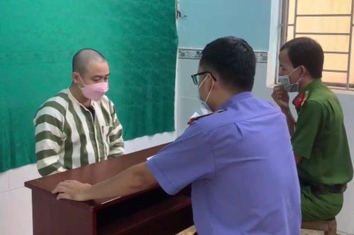 Khởi tố, bắt tạm giam diễn viên hài Hữu Tín