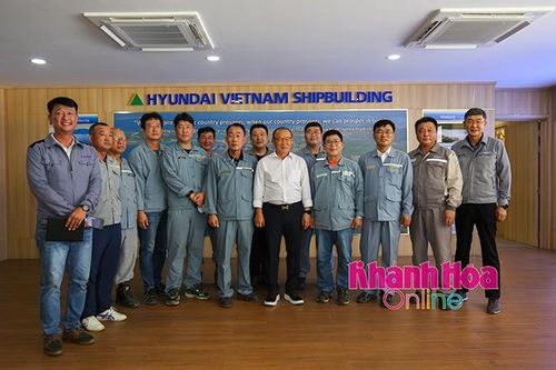 Huấn luyện viên Park Hang Seo đến thăm Công ty TNHH Đóng tàu Hyundai Việt Nam
