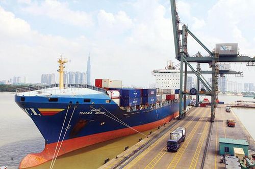 Phí cảng biển - doanh nghiệp đề xuất giảm gần 95%