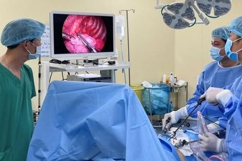Cứu sống bệnh nhân bị vỡ kén khí màng phổi