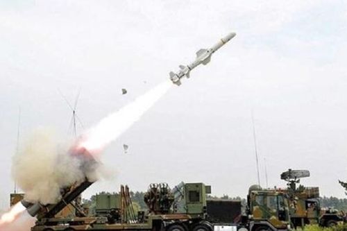 Ukraine khoe nã tên lửa Harpoon trúng tàu không vũ trang của Nga