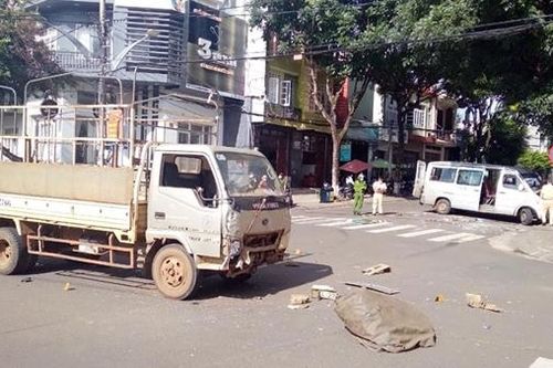 Vụ xe khách văng xa 10m sau va chạm: Chạy sai tuyến và lịch trình