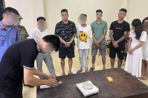 Tạm giữ nhóm thanh thiếu niên sử dụng ma túy trong khách sạn