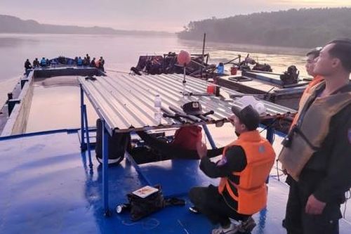 Công an TPHCM phục kích bắt quả tang vụ khai thác cát trái phép quy mô lớn