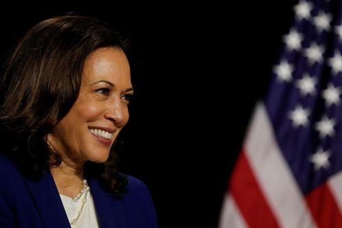 Điều đầu tiên bà Kamala Harris làm sau khi đắc cử thượng nghị sĩ
