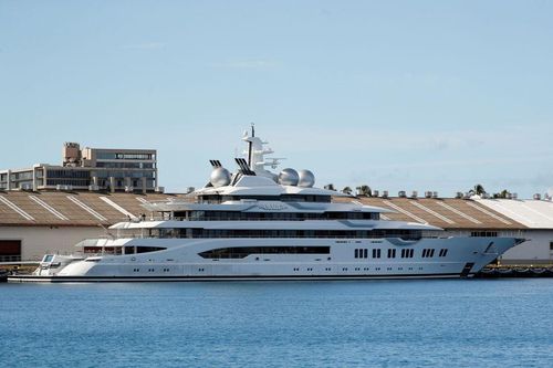 Siêu du thuyền Nga cập cảng Hawaii sau lệnh thu giữ
