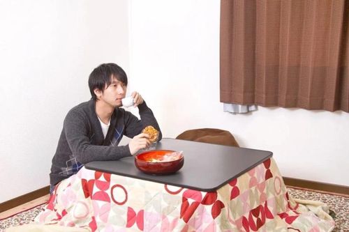 Bất ngờ tỷ lệ nam giới Nhật độ tuổi 20 chưa từng hẹn hò