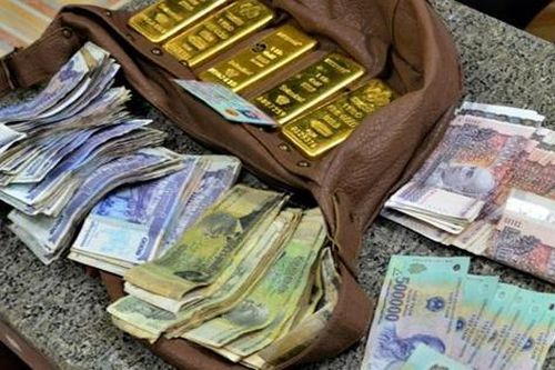 Đường dây vận chuyển trái phép 30 ngàn tỷ đồng qua biên giới