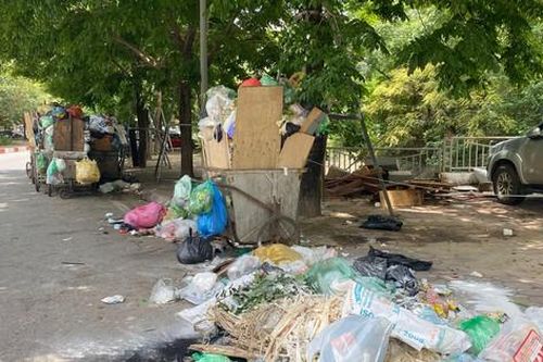 Hà Nội yêu cầu xử lý toàn bộ rác thải ùn ứ gây ô nhiễm môi trường