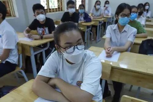Học sinh Hà Nội thi lớp 10 dưới áp lực 'tỉ lệ chọi cao chưa từng thấy'