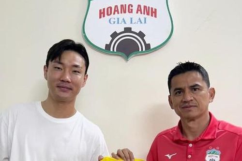 HAGL chiêu mộ trung vệ Hàn Quốc mới trước ngày V.League 2022 trở lại