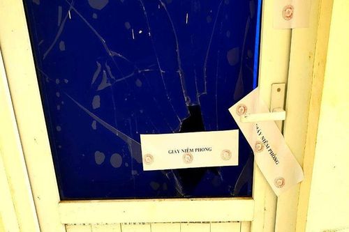 Khai trừ Đảng đối với Chủ tịch xã và nữ cán bộ cấp dưới quan hệ bất chính