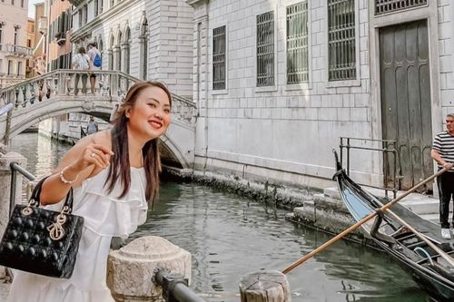 Một phút lơ là, nữ du khách Việt bủn rủn khi bị dàn cảnh cướp túi trăm triệu