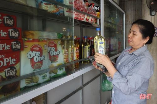 Người dân Hà Tĩnh chật vật chi tiêu trước 'bão giá' xăng dầu