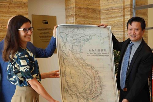 Việt Nam trao tặng 'An Nam Đại Quốc họa đồ' cho Bảo tàng Lịch sử châu Âu