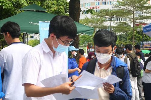 Đề thi tiếng Anh vào lớp 10 Hà Nội có sự phân hóa tốt