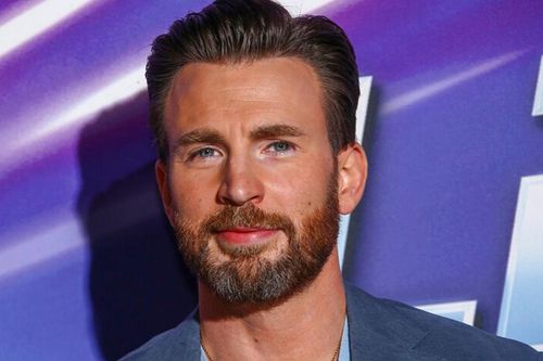 'Captain America' Chris Evans có phản ứng gắt đối với những người kỳ thị đồng tính