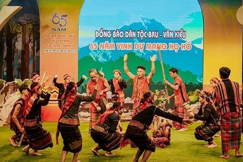 Đồng bào dân tộc Pa Kô, Bru-Vân Kiều tự hào 65 năm mang họ Bác Hồ