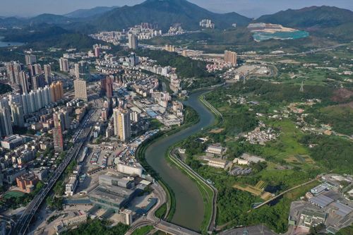Vì sao Hong Kong bị Thâm Quyến qua mặt?
