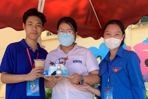 Thí sinh được tổ chức sinh nhật ngay tại điểm thi