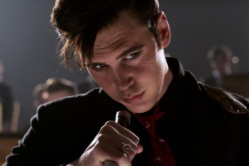 Elvis Presley được mô tả như siêu anh hùng