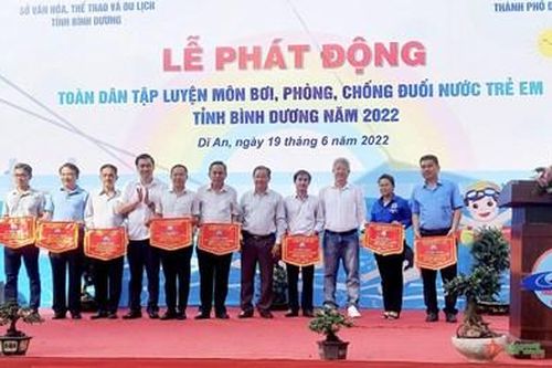 Bình Dương phát động toàn dân tập luyện môn bơi, phòng, chống đuối nước năm 2022