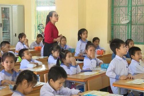Nâng cao chất lượng giáo viên: Đào tạo sư phạm, chính sách cho nhà giáo