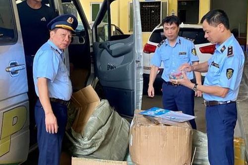 Bắt giữ 24.000 viên giặt quần áo không hóa đơn, chứng từ