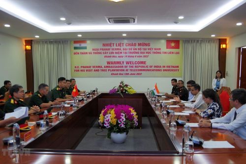 Đại sứ Ấn Độ tại Việt Nam Pranay Verma thăm Trường Sỹ quan Thông tin